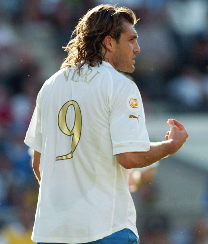 イタリア代表、“気品が漂う”PUMA「2004アウェイユニフォーム」｜写真4