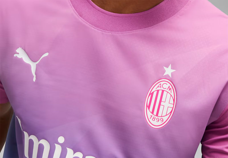 ミランが鮮烈な新サードユニを発表！デザインは伊サッカー界が抱える問題への「メッセージ」か｜写真4