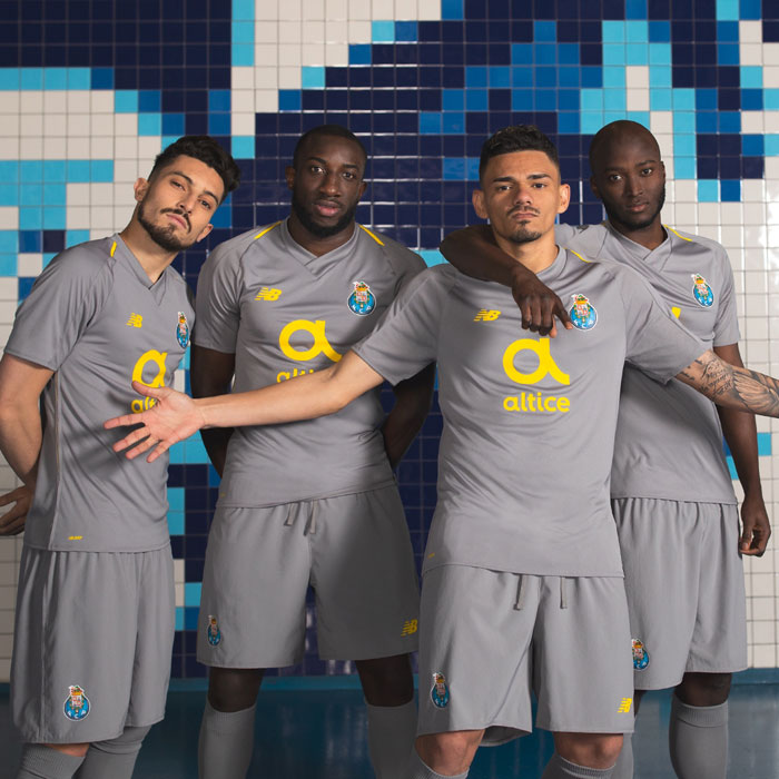 ポルト、2018-19新ユニフォームを発表！幅広ストライプが戻ってきた｜写真11