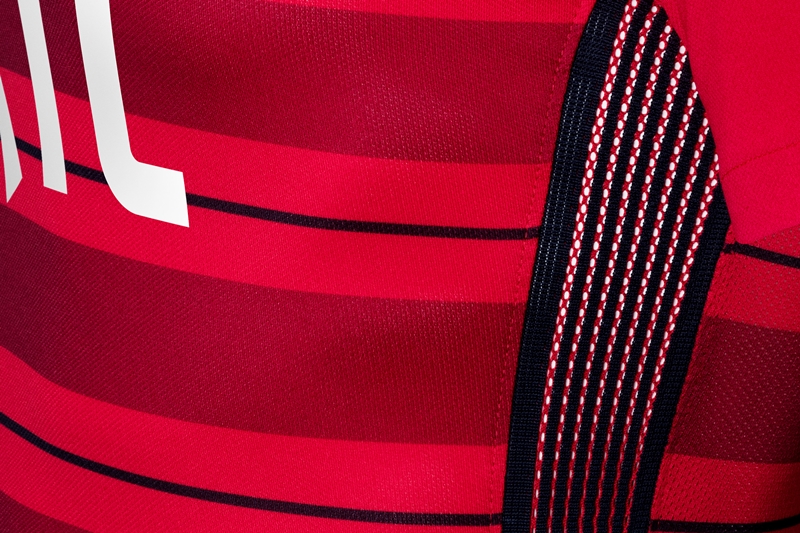 鹿島アントラーズ、2018新ユニフォームを発表！鎖骨スポンサーは「メルカリ」｜写真5