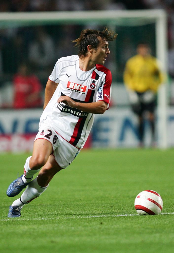 セルヒオ・ラモスじゃなかった！歴史上「最も多くのレッドカードを受けた選手」TOP10｜写真8