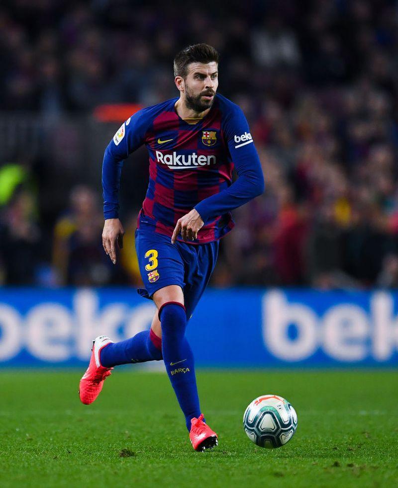 今、最も「ボールを持つと素晴らしいCB」ベスト5｜写真4