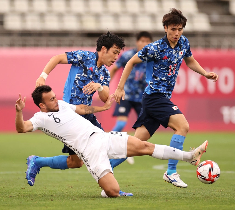 サウジ戦でゲスト解説！宮本恒靖氏の日本代表を見つめる「目」がアツすぎる｜写真3