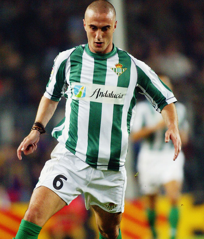 乾貴士の新たなクラブ、ベティスの「20年間分のユニフォーム」をまとめて見る｜写真6