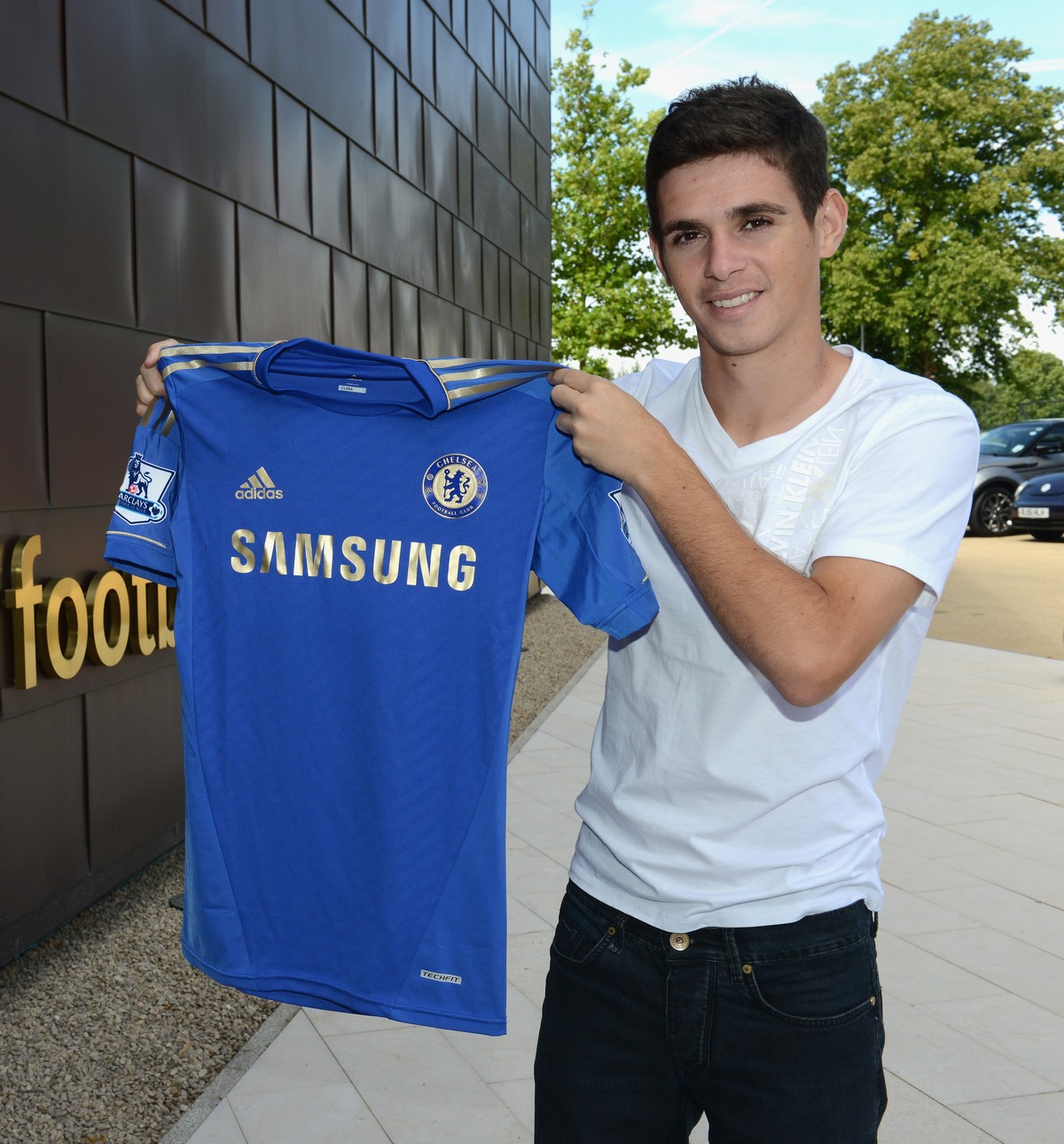 プレミアリーグ史上「最も高額だった冬の移籍選手」TOP10｜写真6