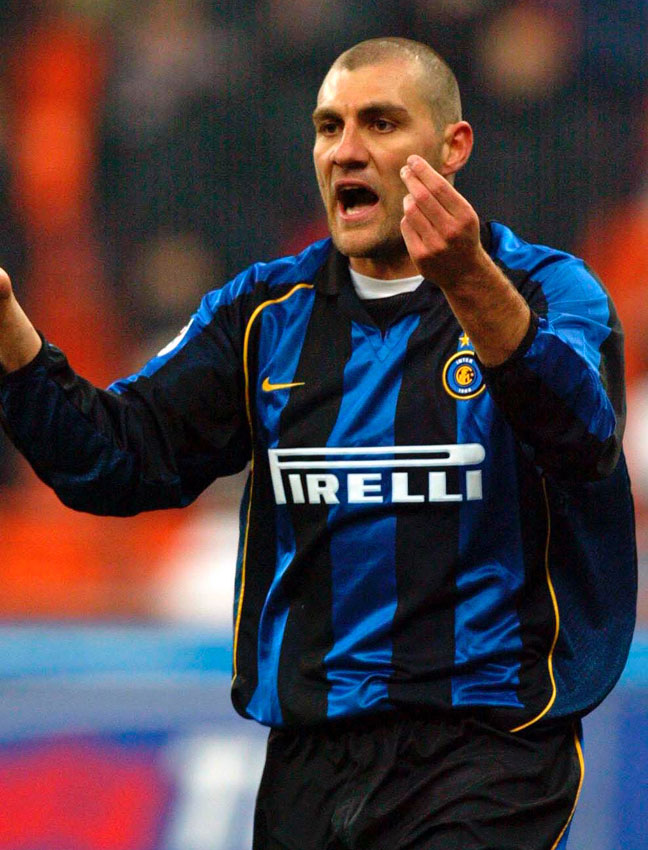 インテル、最高にかっこいい「PIRELLIの胸ロゴ」ユニフォーム10選｜写真3