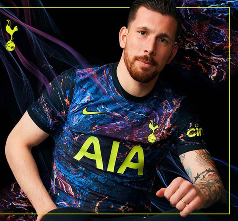 トッテナム、「斬新すぎて言葉がでない」21-22新ユニフォームを発表｜写真6