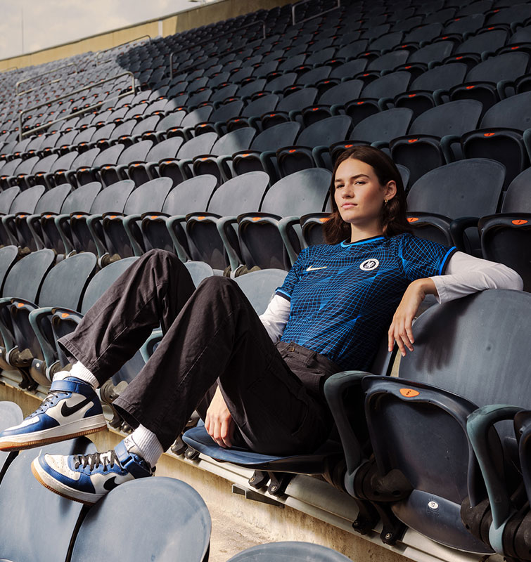 これは新感覚！チェルシーが23-24アウェイユニを発表 「90年代の表現方法」がカッコいい｜写真6