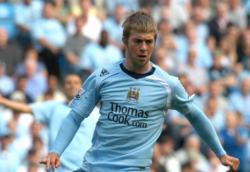 コンパニがシティにデビューした試合「伝説の始まりのスタメン」11名のいま｜写真7