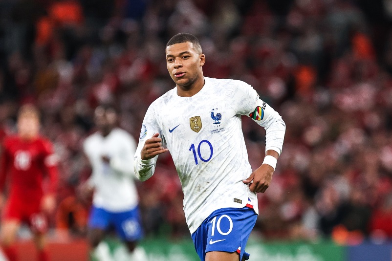 日本代表の順位がすごい！海外サイトが選ぶ「2022W杯最強ユニフォーム11着」｜写真15