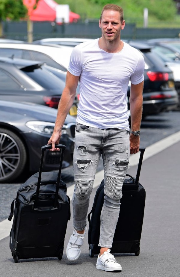 アザールにデ・ブライネ！ベルギー代表は普段こんな「私服」 を着てる｜写真20