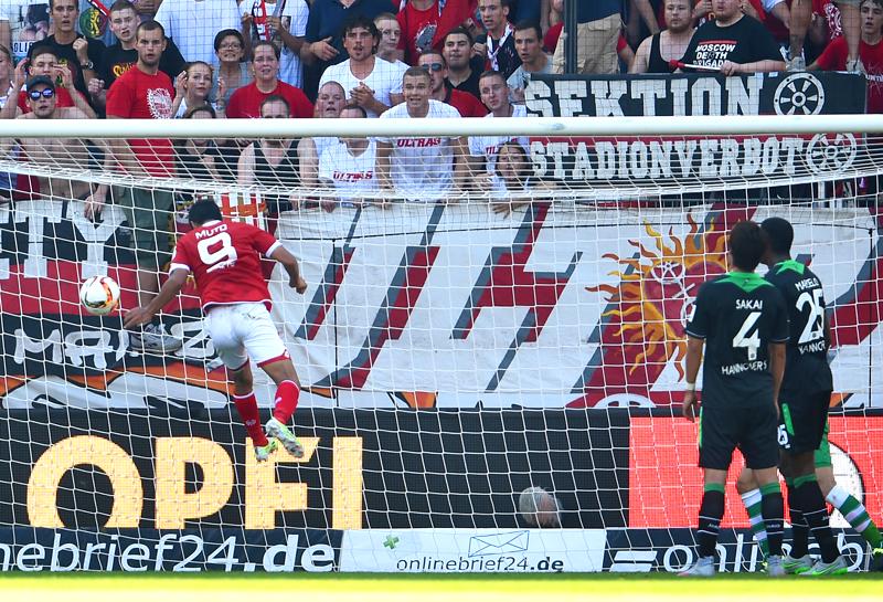 代表復帰の武藤嘉紀、ブンデス1年目の輝き！マインツ「2015-16」ユニフォーム｜写真3