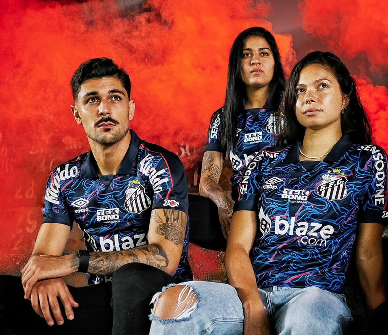 鯉に波に日の丸！三浦カズの古巣サントス、日本LOVEな新ユニを発表 「日本人との“絆”115周年」を祝う｜写真5