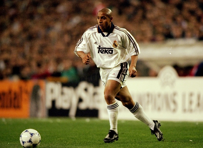 強すぎる！怪物ハーランドが生まれた「2000年世界最強」イレブン｜写真5