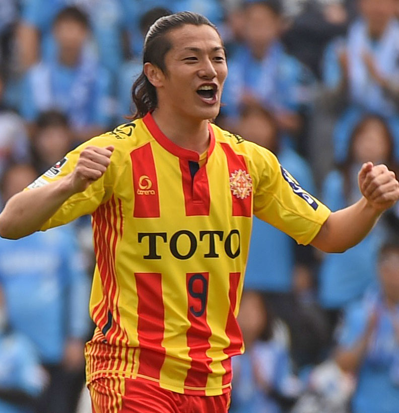 こんなに多かった！「五輪公式スポンサーを付けた」Jリーグのユニフォーム｜写真4