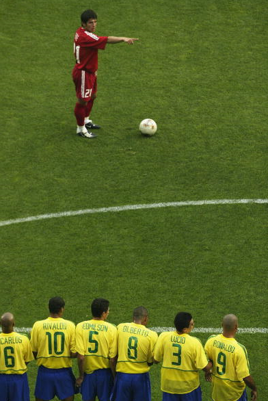 「キッカーも震える！サッカー史上、最も豪華な“壁”TOP7」｜写真3