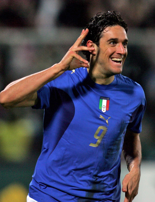 美デザインも！PUMAの代表ユニフォーム、名作「背番号フォント」7選｜写真3