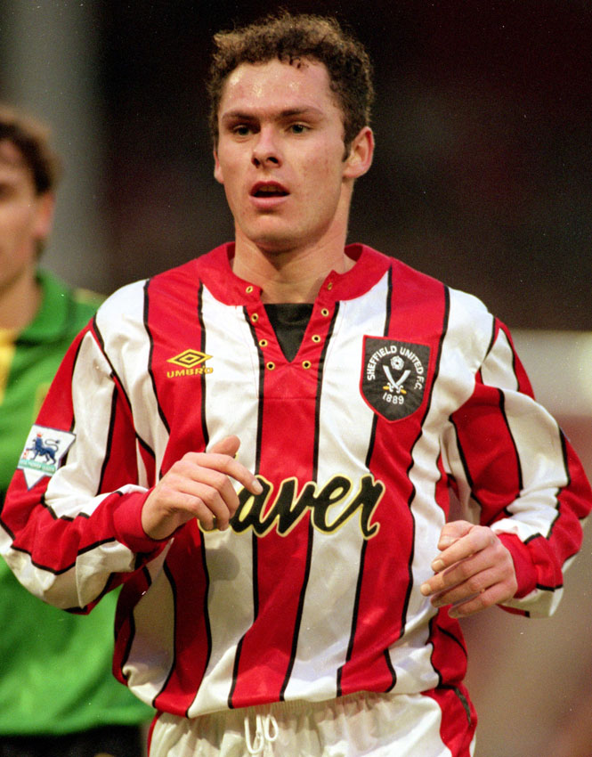 胸の“編み上げ”が最高にカッコいい「紐付きユニフォーム」9選｜写真9