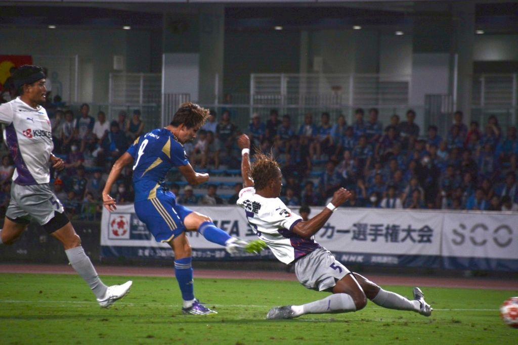 FC町田ゼルビアFW藤尾翔太の額にできた向こう傷「どこの部位でもいいから」と史上初ベスト8へ導く決勝点｜写真3