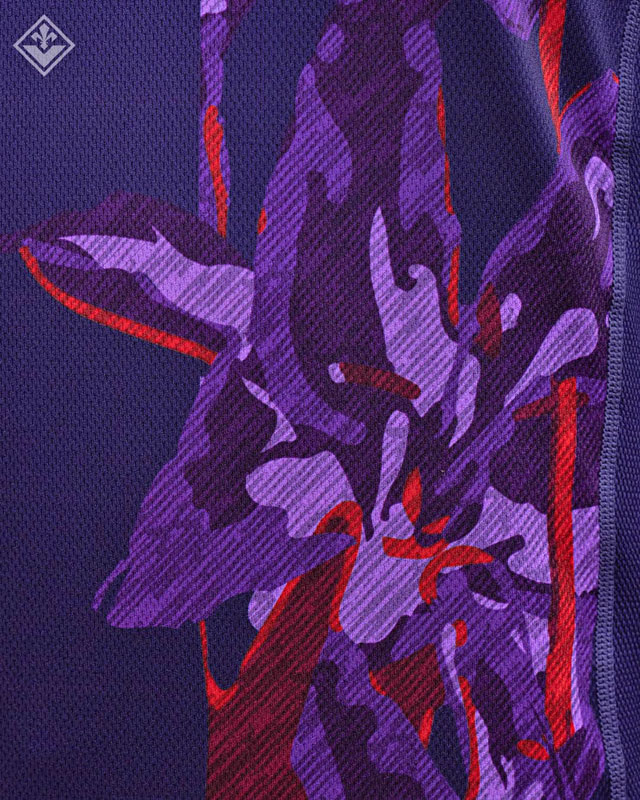 フィオレンティーナ、“美グラフィック”新サードユニが登場！ユリの花を鮮やかに描く｜写真4