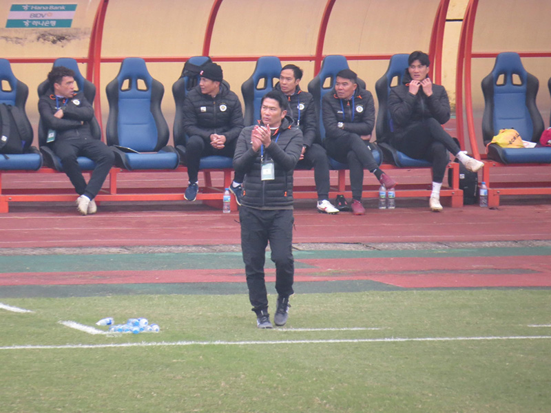 【インタビュー】「欧州に出られないことを悲観せず…」岩政大樹が考える“日本人指導者”の未来｜写真2