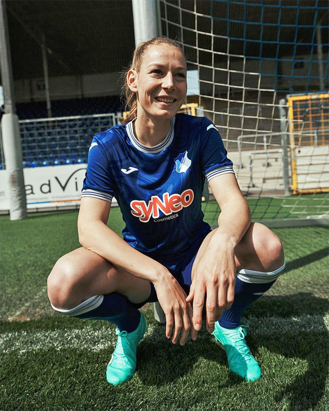 ホッフェンハイムが23-24新ユニを発表！デビュー戦で「ブンデス1部残留」がほぼ決まる｜写真4