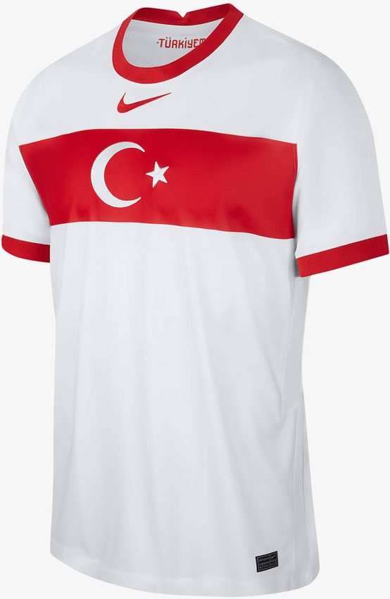 トルコ代表、EURO2020ユニフォーム登場！「月と星」が中央に復活｜写真1