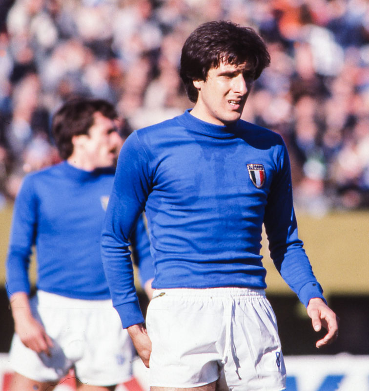 長袖が大活躍！“冬のW杯”の「お洒落なレトロユニフォーム」8選｜写真4