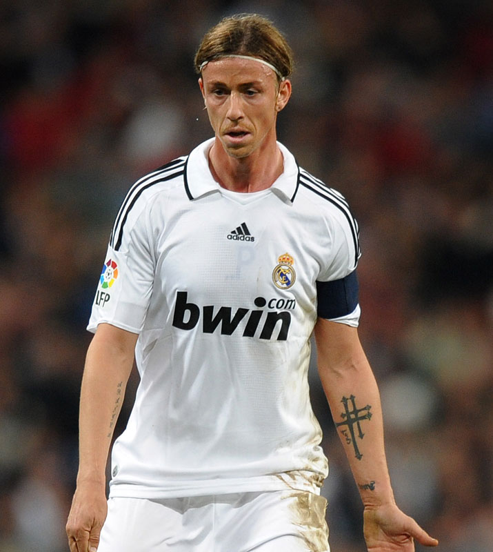 レアル・マドリー、最高にかっこいい「襟付きユニフォーム」8選｜写真6