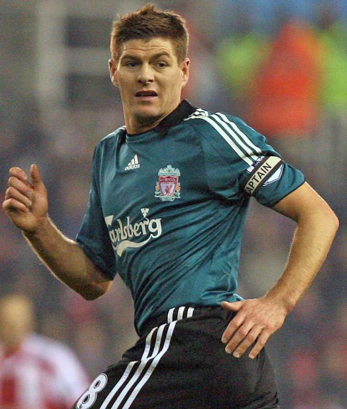 赤は除外！遠藤移籍のリヴァプール、名門の歴史を彩る「6色のユニフォーム」｜写真12