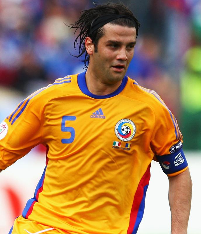 最近エンブレムを「完全に作り変えた」9つの代表チーム｜写真16