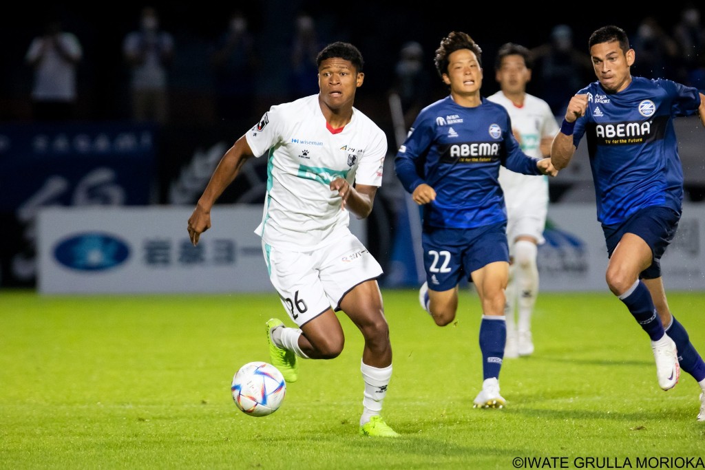 【インタビュー】元いわてグルージャ盛岡DFビスマルクの犯した罪と向き合った贖罪の8カ月、兄ジェファーソンとの絆｜写真6