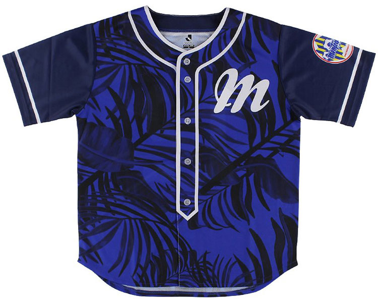 野球との異種コラボ！Jリーグクラブの「ベースボールシャツ」10選｜写真2