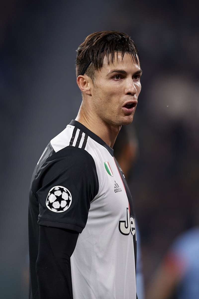 イケメン爆発！Ｃ・ロナウド、デビュー以降の「髪型変遷」がこれ｜写真11