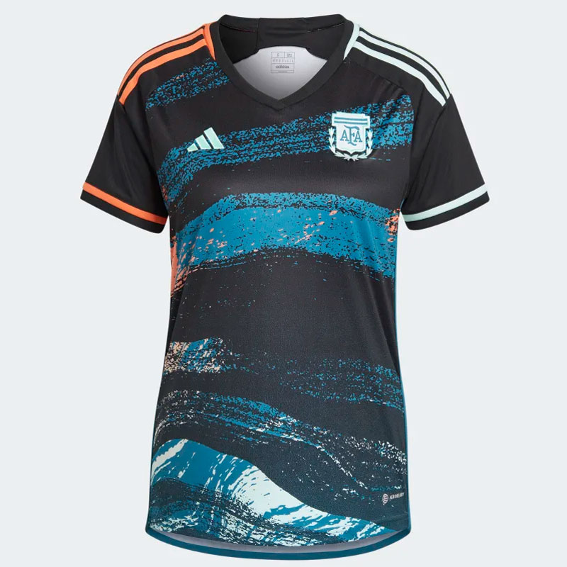 adidasの圧倒的デザイン！W杯へ“完全新作”「女子専用ユニフォーム」が登場｜写真5