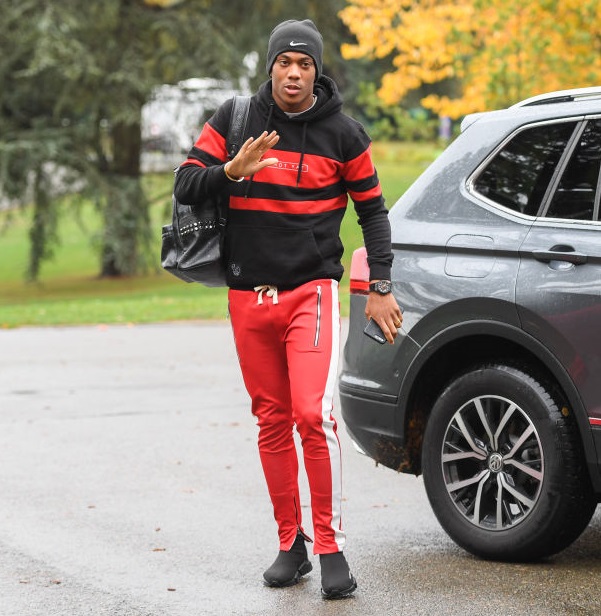 エムバペは赤！フランス代表、「冬の私服ファッション」はこんな感じ｜写真9