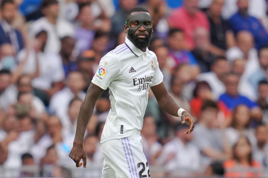 鼻骨骨折のエムバペも着用へ！フェイスマスクをつけてプレーした世界のスター6人｜写真7