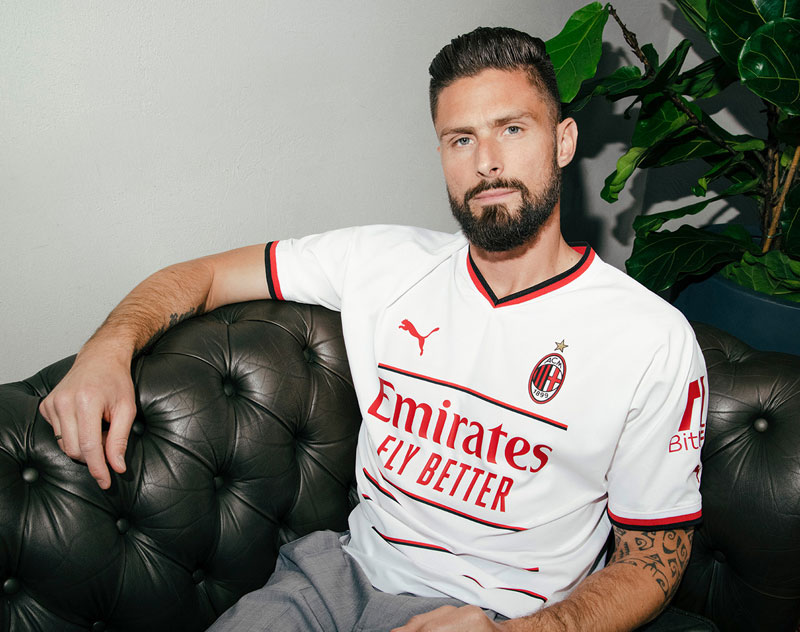 ミランが「十字デザイン」22-23新サードユニフォームを発表！新アウェイユニも掲載｜写真6