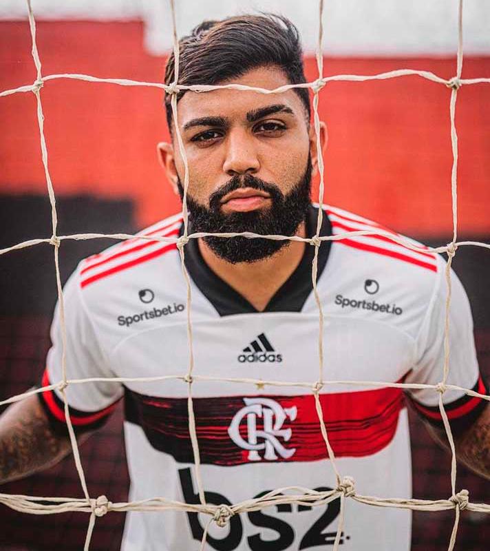 フラメンゴ、「70年代のクラシック感」漂う2020新アウェイユニフォームを発表！｜写真4