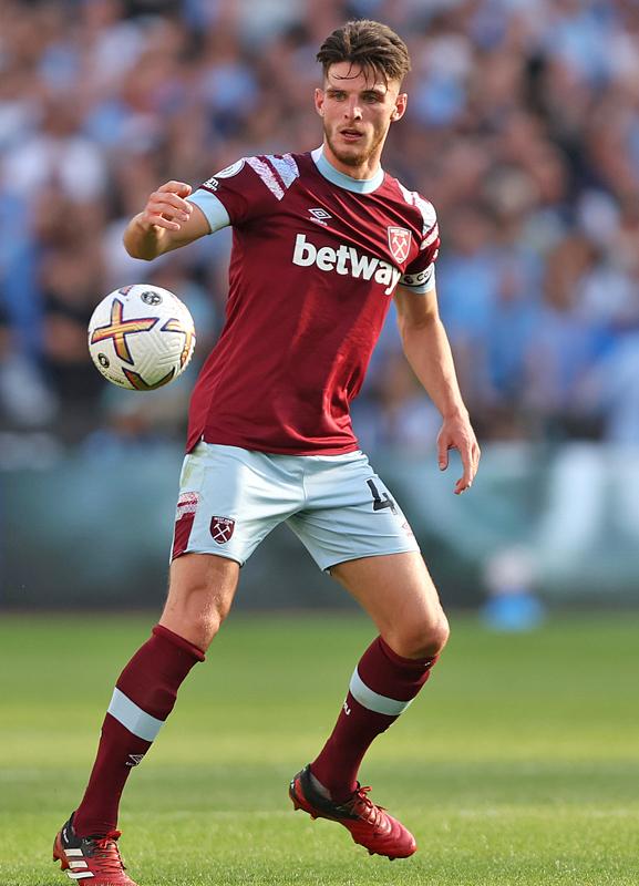 独断と偏見で選ぶ！プレミアリーグ22-23、最高にかっこいい「ホームユニフォーム」8選｜写真8