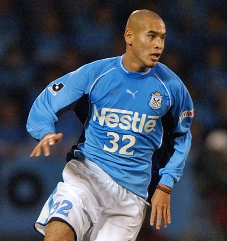 買っときゃよかった！Jリーグ「延長Vゴール時代」の最高ユニ10着はこれだ｜写真5