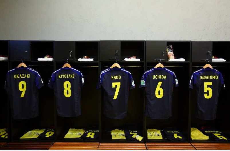 日本代表新ユニフォーム 「黄色背番号」が復活！過去の“2つ”と比較する｜写真4