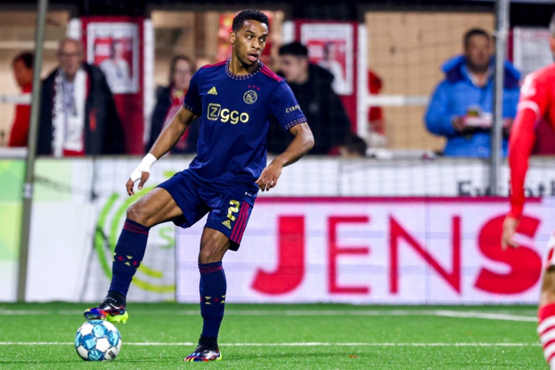 日本代表の順位がすごい！海外サイトが選ぶ「2022年最高ユニフォーム10着」｜写真6