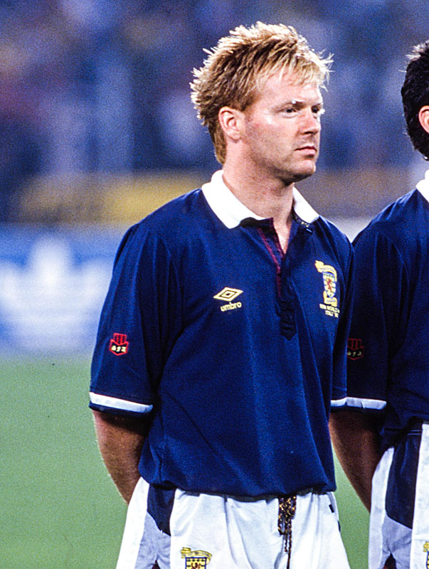 カタールW杯を前に見る、1990年イタリア大会「最高にかっこいいユニフォーム」10選｜写真2