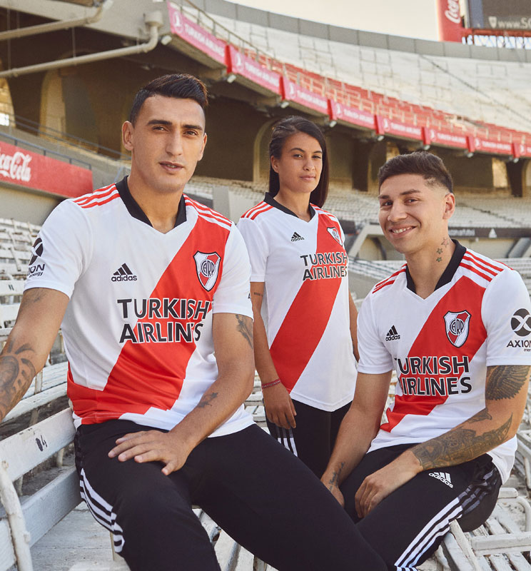 名門リーベル・プレート、2021-22新ユニフォーム発表！「創設120周年」を祝う｜写真5