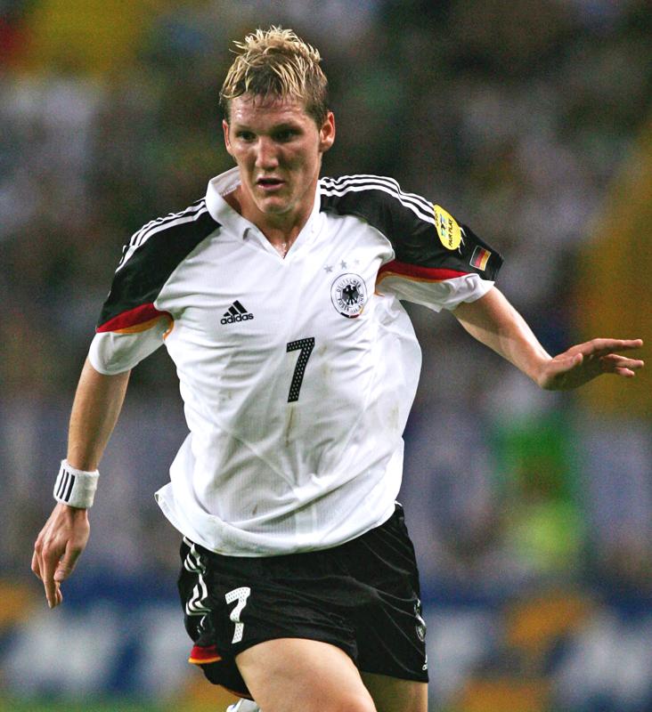 日本にも希望あり！鉄壁ドイツ代表、“まさかの敗戦”で着た「5つのユニフォーム」｜写真8