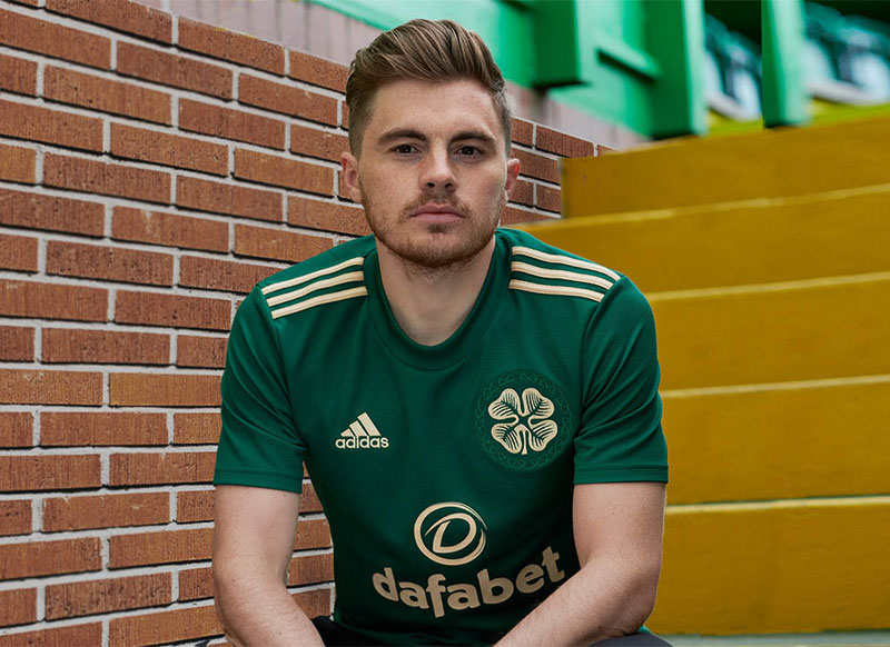 セルティック、2021-22新アウェイユニフォーム発表！胸に「四つ葉のクローバー」｜写真6