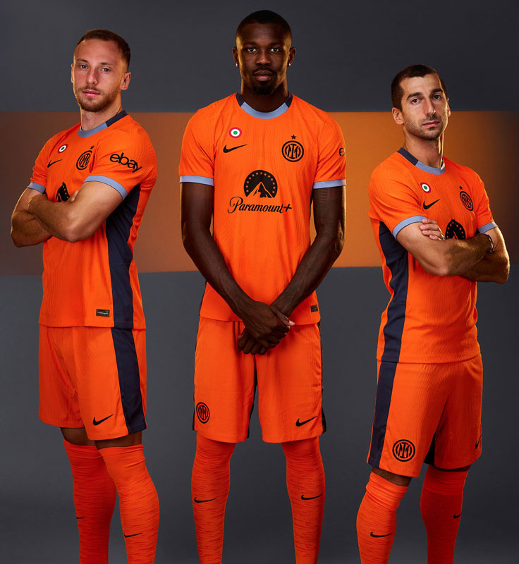 “懐かしオレンジ”大復活！インテルがCLで着用の新サードユニを発表　久保のソシエダ戦でお披露目に｜写真6