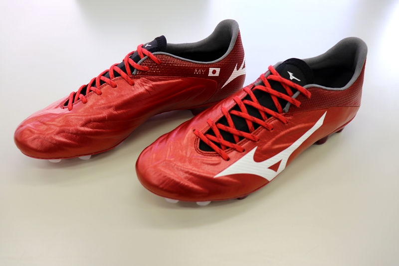 MIZUNOのスパイク、本田着用モデルはやっぱり特別仕様！その理由が胸アツ｜写真13