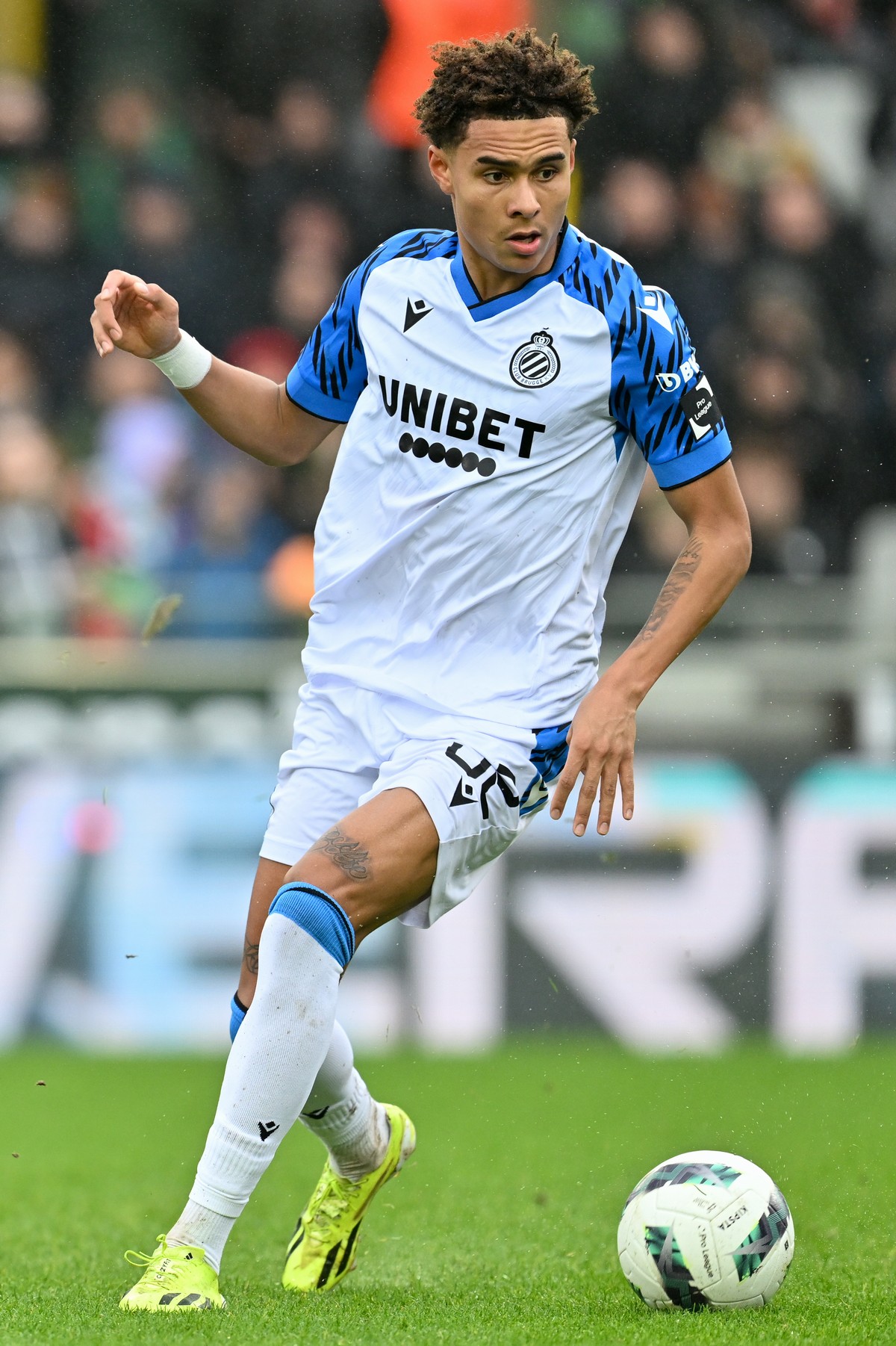 今季絶対に話題になる「18歳以下の天才サッカー選手」10名｜写真3